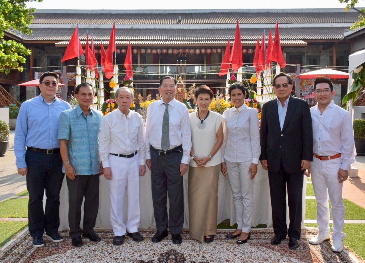 มีคุณค่า รุจิราภรณ์ หวั่งหลี จัดพิธี เทวาภิเษกเหรียญเจ้าแม่หม่าโจ้ว คลองสาน เพื่อแจกให้เป็นสิริมงคลแห่งปี 2561 โดยมี สุกิจ หวั่งหลี, ธรรมนูญ หวั่งหลี, สุจินต์ หวั่งหลี, ตวงพร ทรัพย์สาคร และ สุรพล เศวตเศรนี มาร่วมในพิธีด้วย ที่โครงการล้ง 1919 คลองสาน วันก่อน.