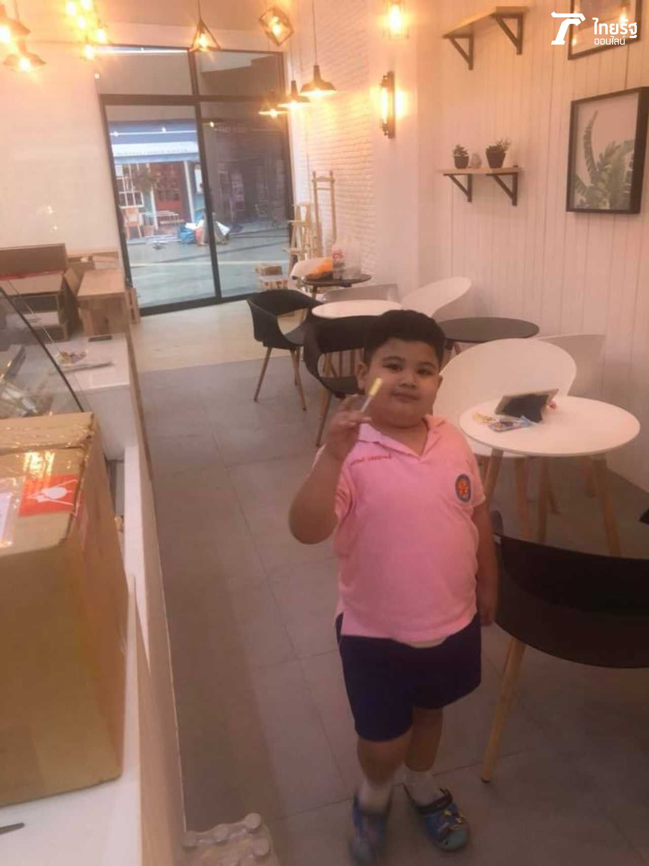 วานก่อนน้องปังปอนด์ไปแวะร้านกาแฟนของพี่เคน และพี่เอสเธอร์ 