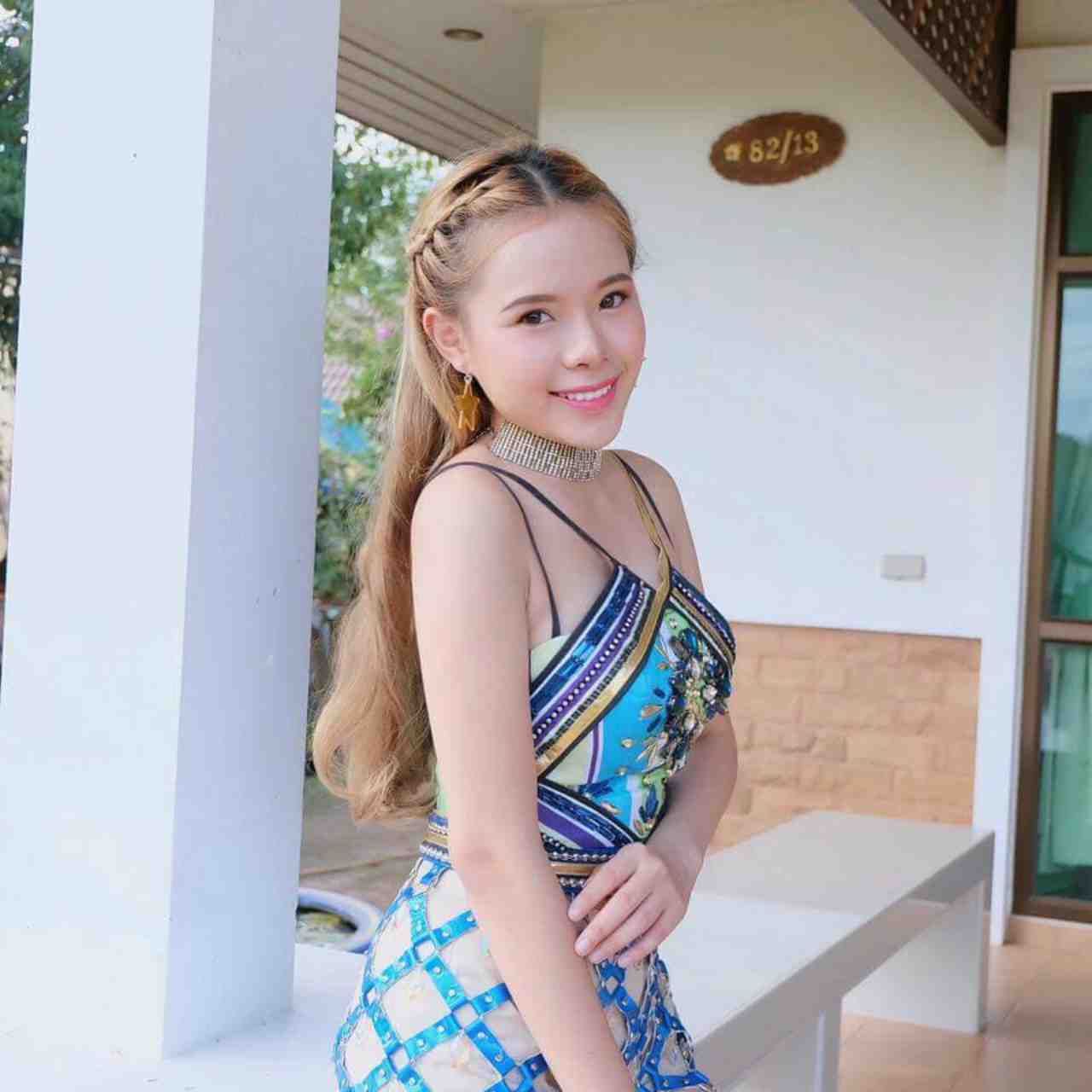 เจ้าของบทเพลง สวยไม่สุดแต่บุรุษไม่ขาด