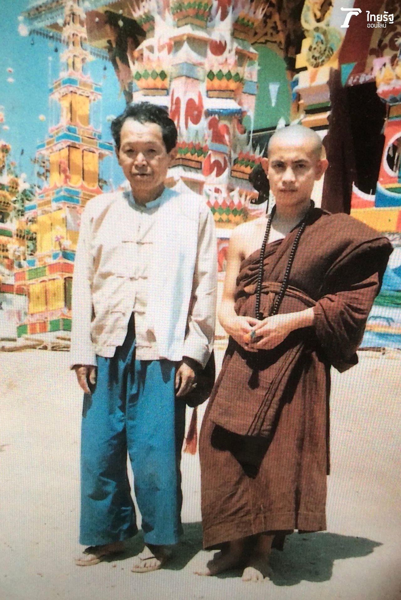 พ่อผก่าหนานส่วย เป็นคนที่นิมนต์พระครูบาบุญชุ่ม ญาณสํวโร ไปอยู่ที่วัดพระธาตุดอนเรือง เมืองพง ประเทศพม่า