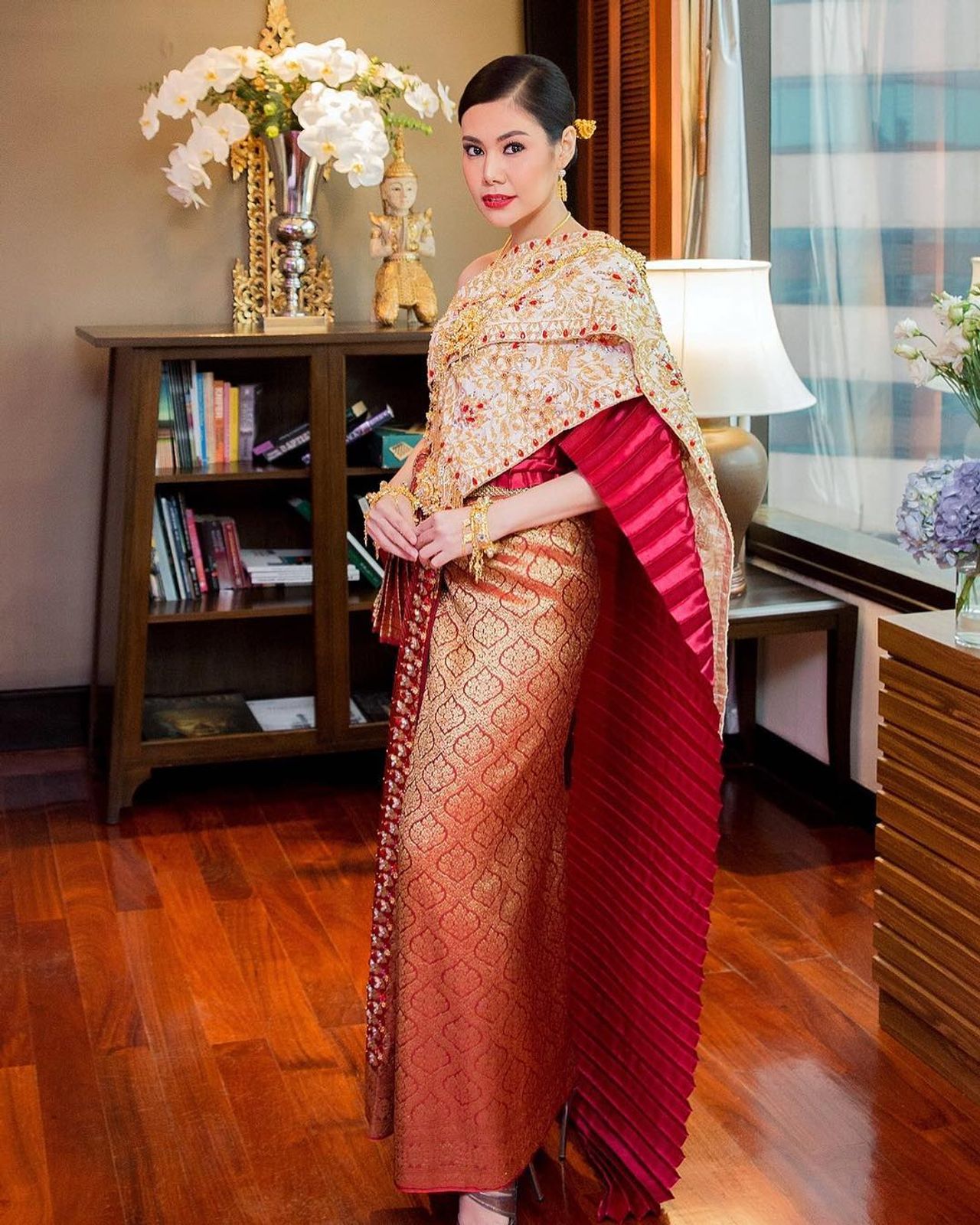 น้ำฝน ทวีพร