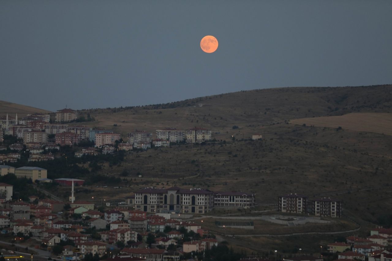 จันทรุปราคาเต็มดวง ที่เมือง Yozgat ในตุรกี