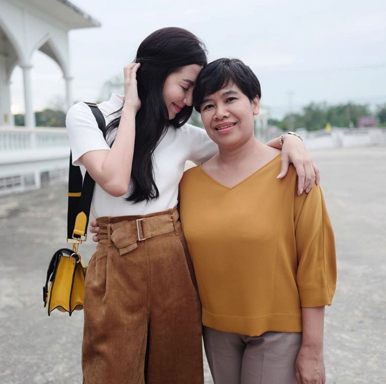 เบลล่า - แม่ 