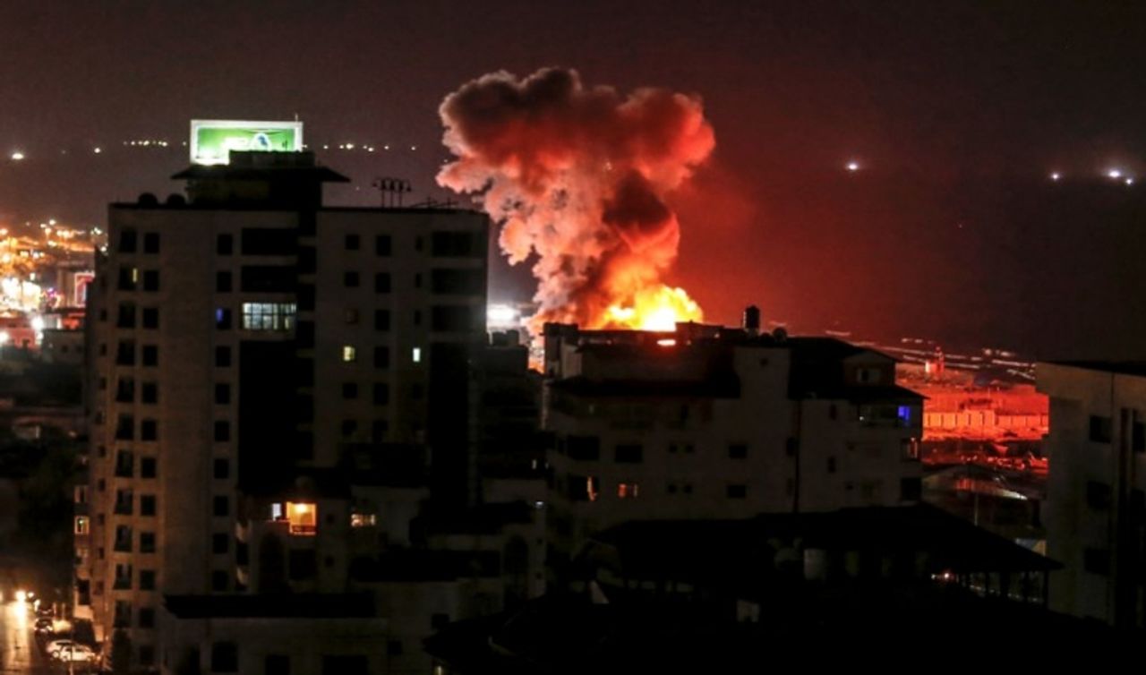 กองทัพอิสราเอลโจมตีทางอากาศถล่มฉนวนกาซา 