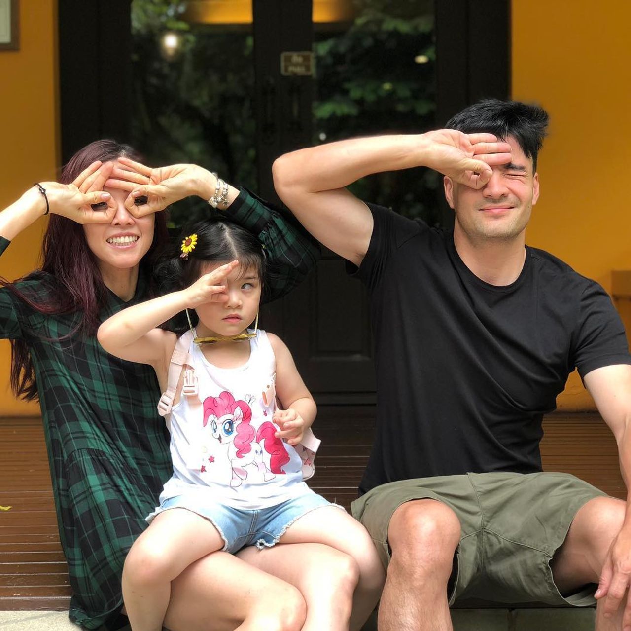 ตั๊ก เอลซี่ และน้องบีลีฟ ลูกสาว