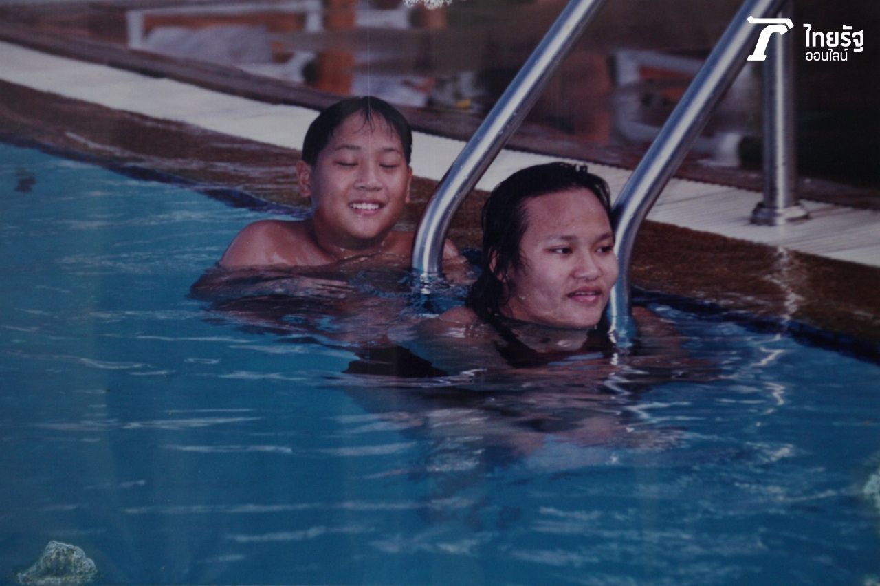 ช่วงชีวิตที่ยังอยู่ในวังอัศวิน