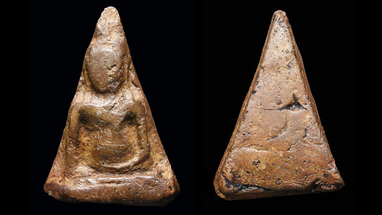 พระนางพญาพิมพ์เข่าตรงกรุวัดนางพญา พิษณุโลก ของพรรคคูวิบูลย์ศิลป์.