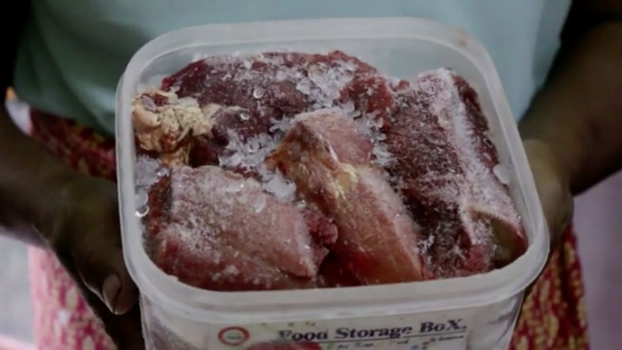 เนื้อวัวเจ้าปัญหาที่ชาวบ้านนำไปแช่แข็งเก็บไว้