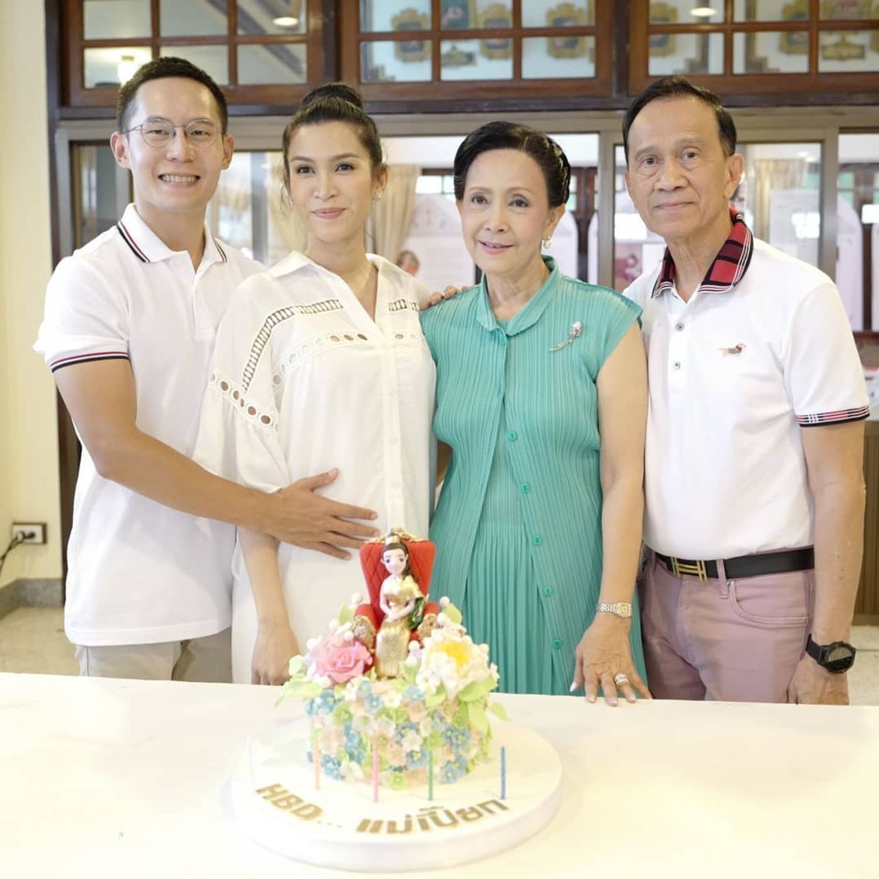 ต้น-อีฟ และ เศรษฐา-อรัญญา พ่อแม่ของอีฟ