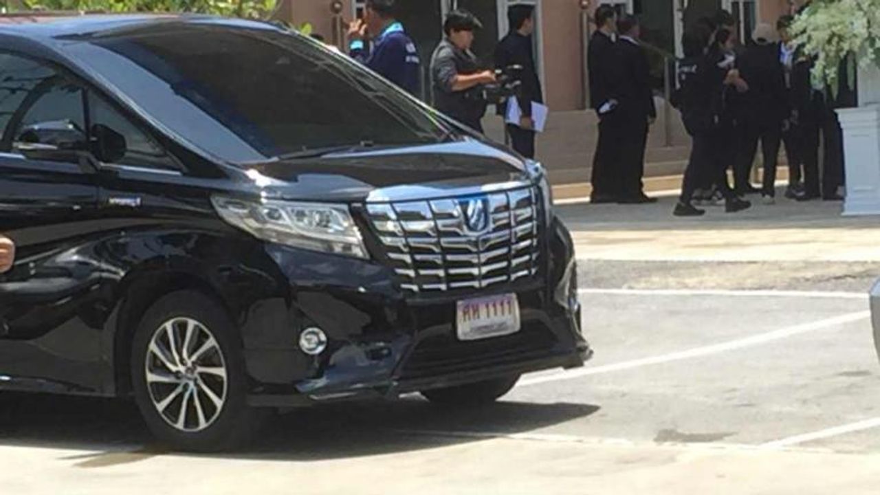 รถนายกไปลพบุรี 