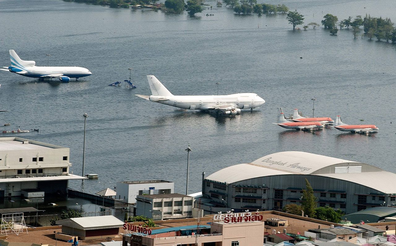สภาพน้ำท่วมสนามบินดอนเมือง เมื่อ 10 พ.ย.2554