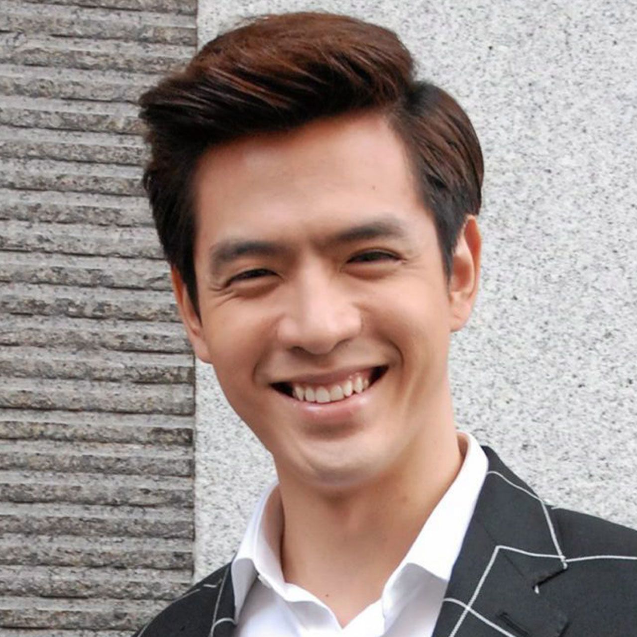 เจอดราม่า (เพิ่ง) ดังแต่เรื่องมาก หลังแฟนคลับ ฟิล์ม ธนภัทร ตั้งกฎเข้มเลยโดนจวกเละ เพราะ พระเอกดังๆยังไม่เยอะเท่า จนแอดมิน “ชิง” ขอโทษ... พ่อรูปหล่อหวิดซวยไปด้วยแล้วมั้ยล่ะ หุหุ.