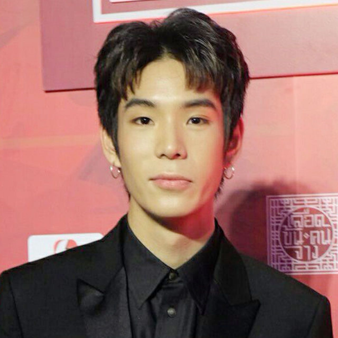 แจ้นไปถามหนุ่ม เจเจ–กฤษณภูมิ มั่งว่ารู้สึกยังไงที่แฟนสาวไปอัปอึ๋ม ตอบยังไงอยากให้ไปฟัง “ไม่ว่าเค้าเปลี่ยนไปยังไงผมก็ยังรักเค้าอยู่ดี”...หล่อแถมดี๊ดีขนาดนี้มีเหลืออีกมั้ย?