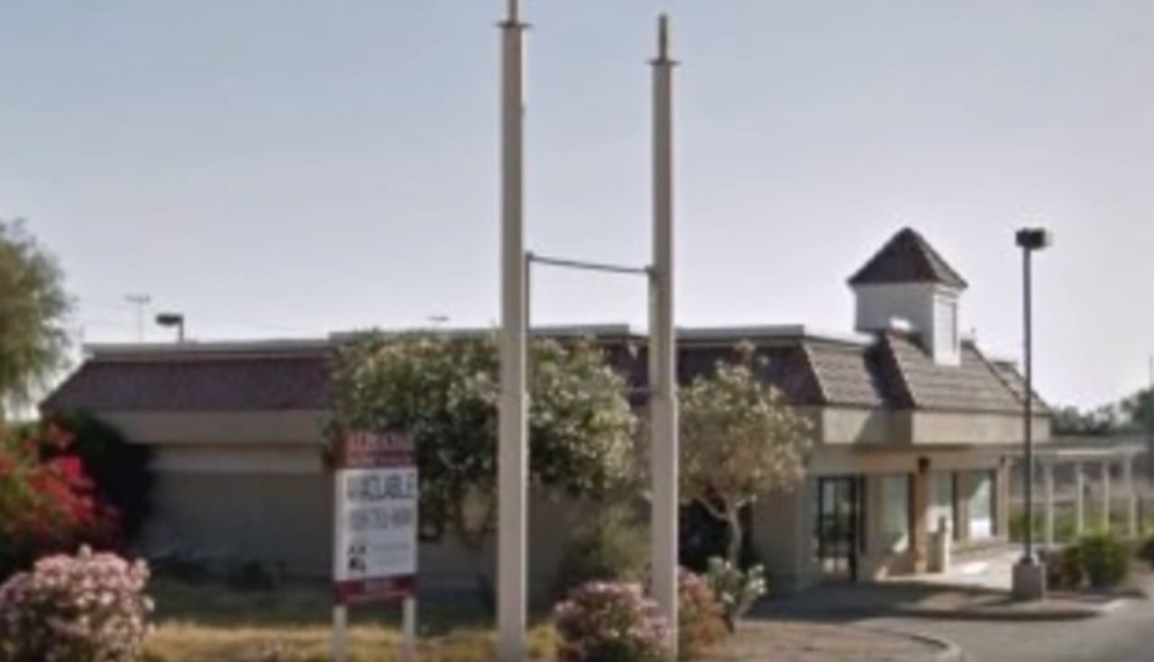 เจออุโมงค์ลับใต้ร้านฟาสต์ฟูดเก่า ในรัฐแอริโซนา ประเทศสหรัฐฯ