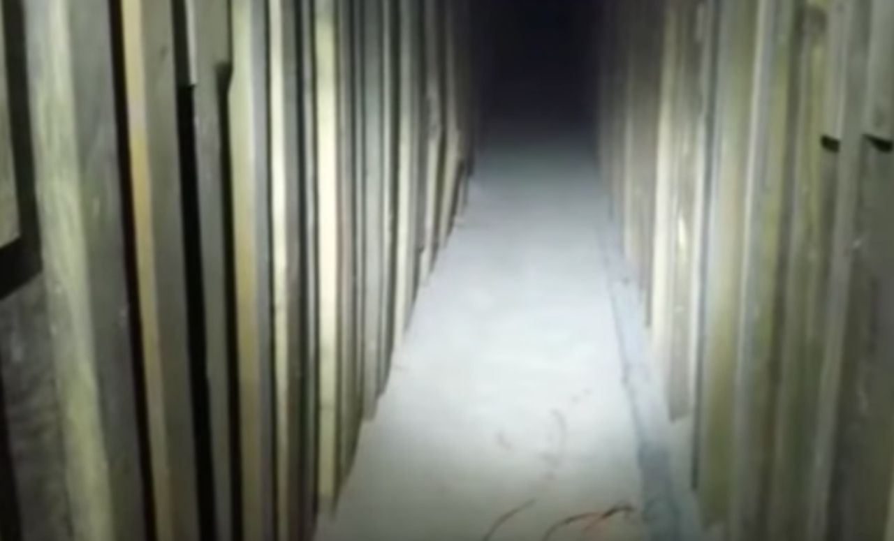 ภายในอุโมงค์ ที่ใช้เป็นเส้นทางลำเลียงยาเสพติด