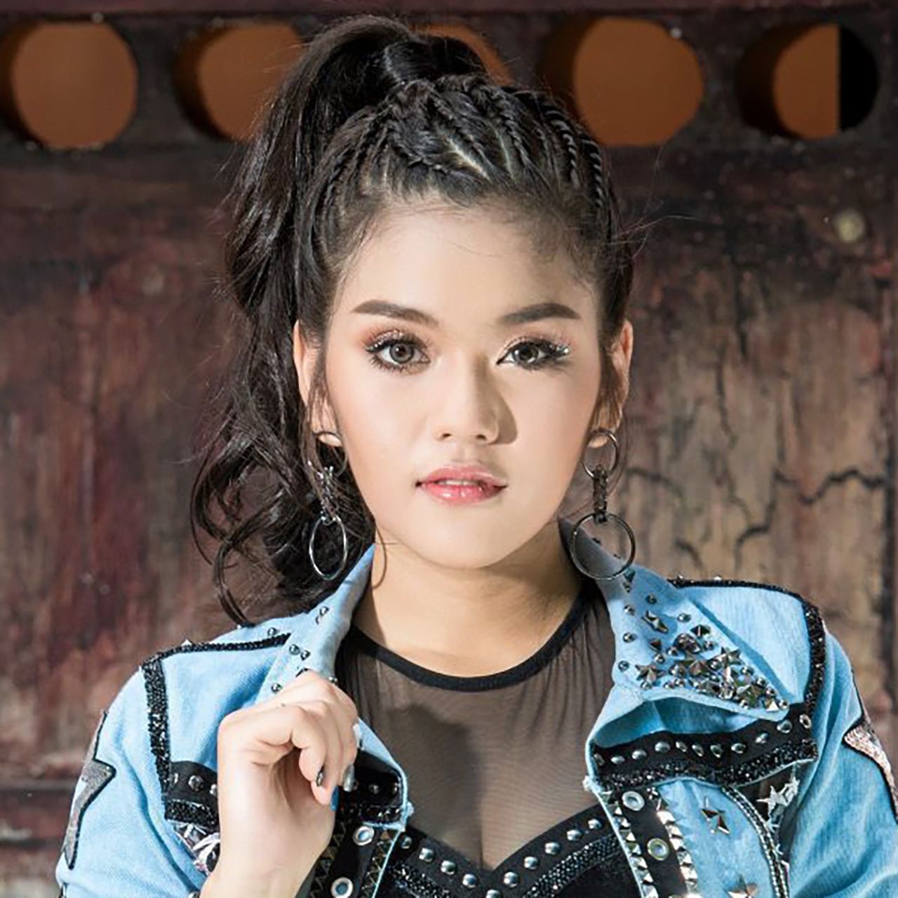 หนุ่มคู่จิ้น เบิ้ล เค้าเปิดตัวสาวตัวจริง ไปแล้ว แต่ชีวิต ธัญญ่า อาร์สยาม วุ่นหนัก โดนนักเลงคีย์บอร์ดโจมตี เธอวอนขอให้เรื่องคู่จิ้น เบิ้ล จบนะ!!