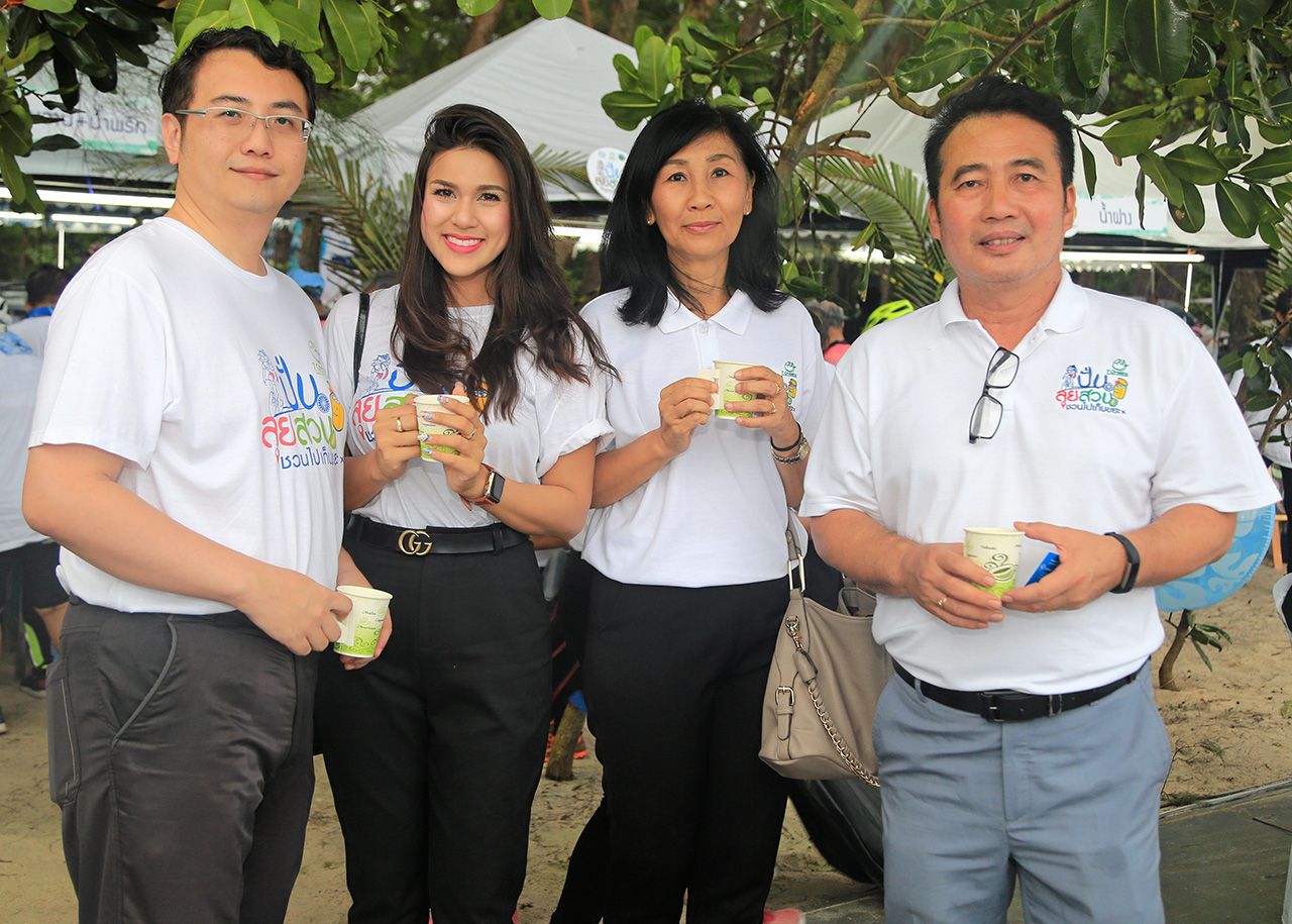 นายนพดล ภาคพรต รองผู้ว่าการ ททท.ด้านตลาดในประเทศไปเป็นประธานเปิดงาน ร่วมต้อนรับผู้ไปร่วมงานอย่างเป็นกันเอง.