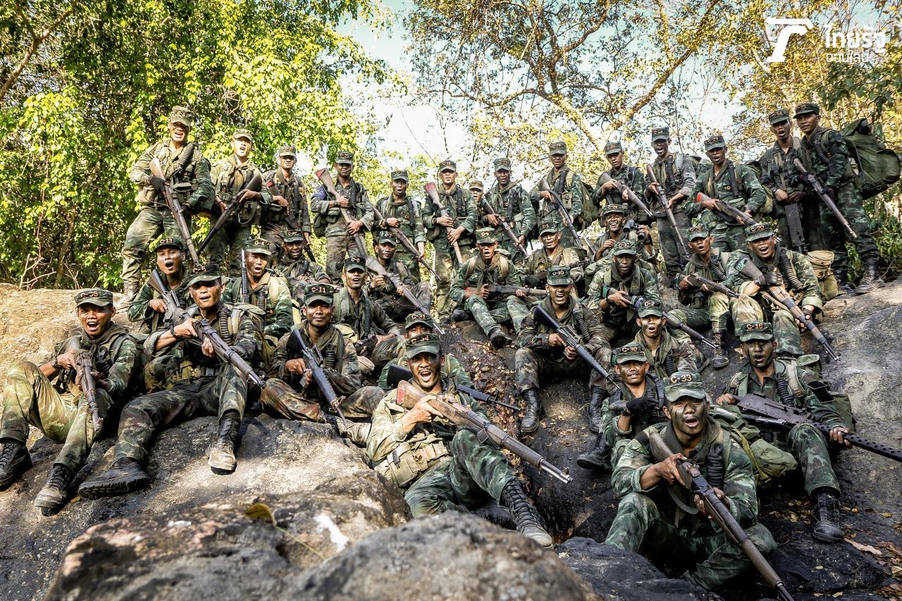 ภาพหมู่ทีม Charlie