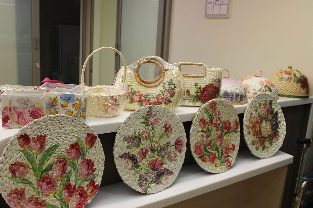 สิ่งประดิษฐ์จากผู้ป่วยพาร์กินสัน(ขอบคุณภาพ : ชมรมเพื่อน พาร์กินสัน)