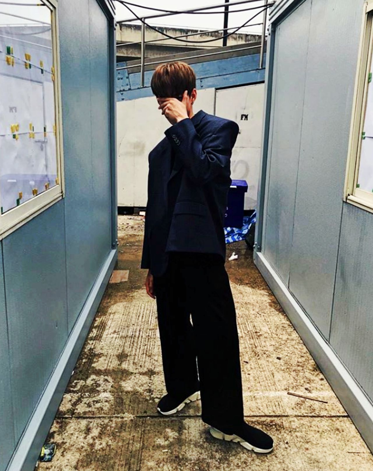 จัดว่าเป็นหนุ่ม แต่งตัวเก่งคนหนึ่งเลย 