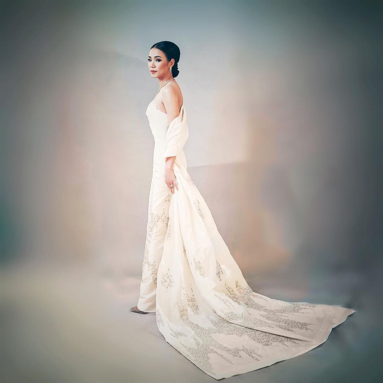 เมย์-เมลนีย์ อยู่วิทยา 