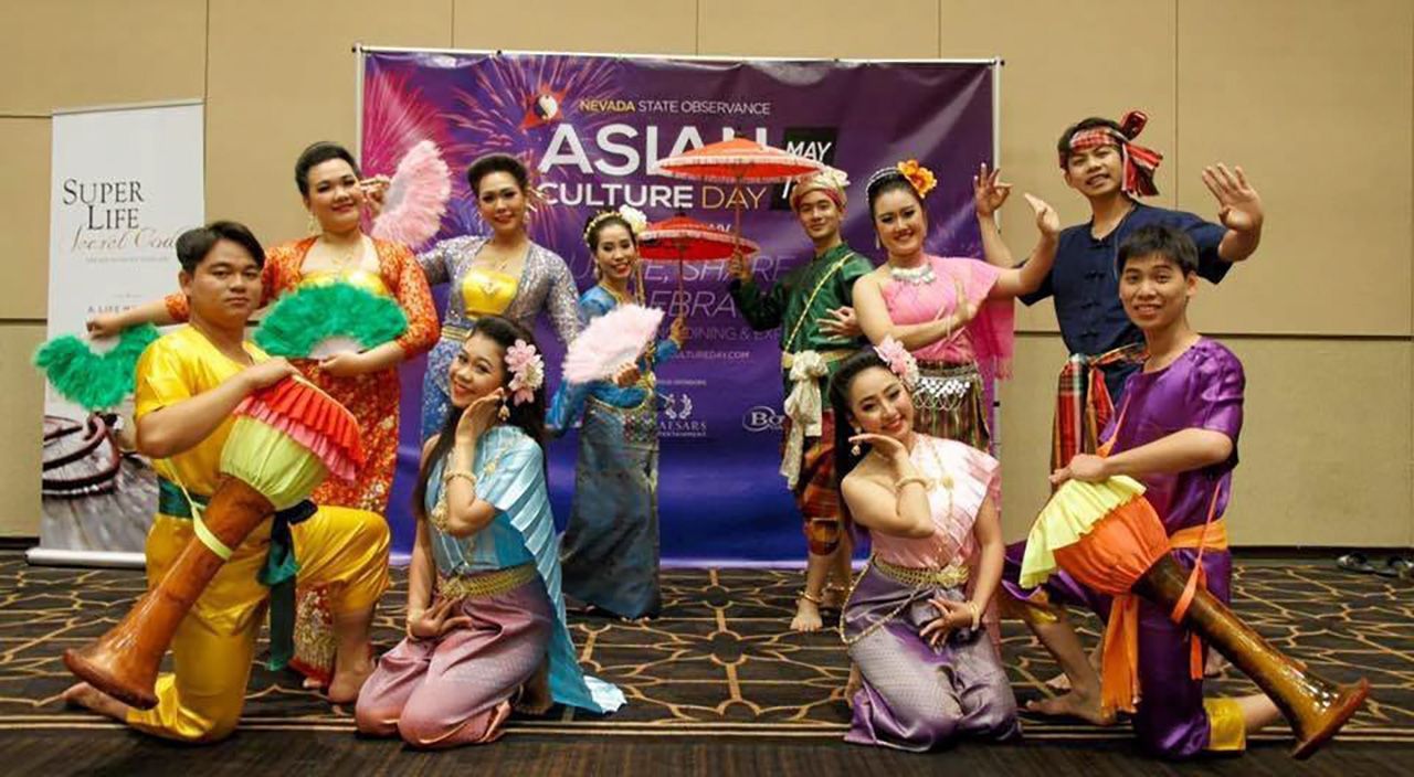 โชว์นาฏศิลป์ไทย สันทยา หมื่นสุข เป็นประธานฝ่ายไทย สนับสนุนจัดงาน “Asian Cultrue Day 2018” โดยส่งครูอาสาสมัคร ร.ร.พุทธศาสนาวัดไทยนครลอสแอนเจลิส สหรัฐฯ ไปแสดงนาฏศิลป์ที่เมืองลาสเวกัส รัฐเนวาดา.