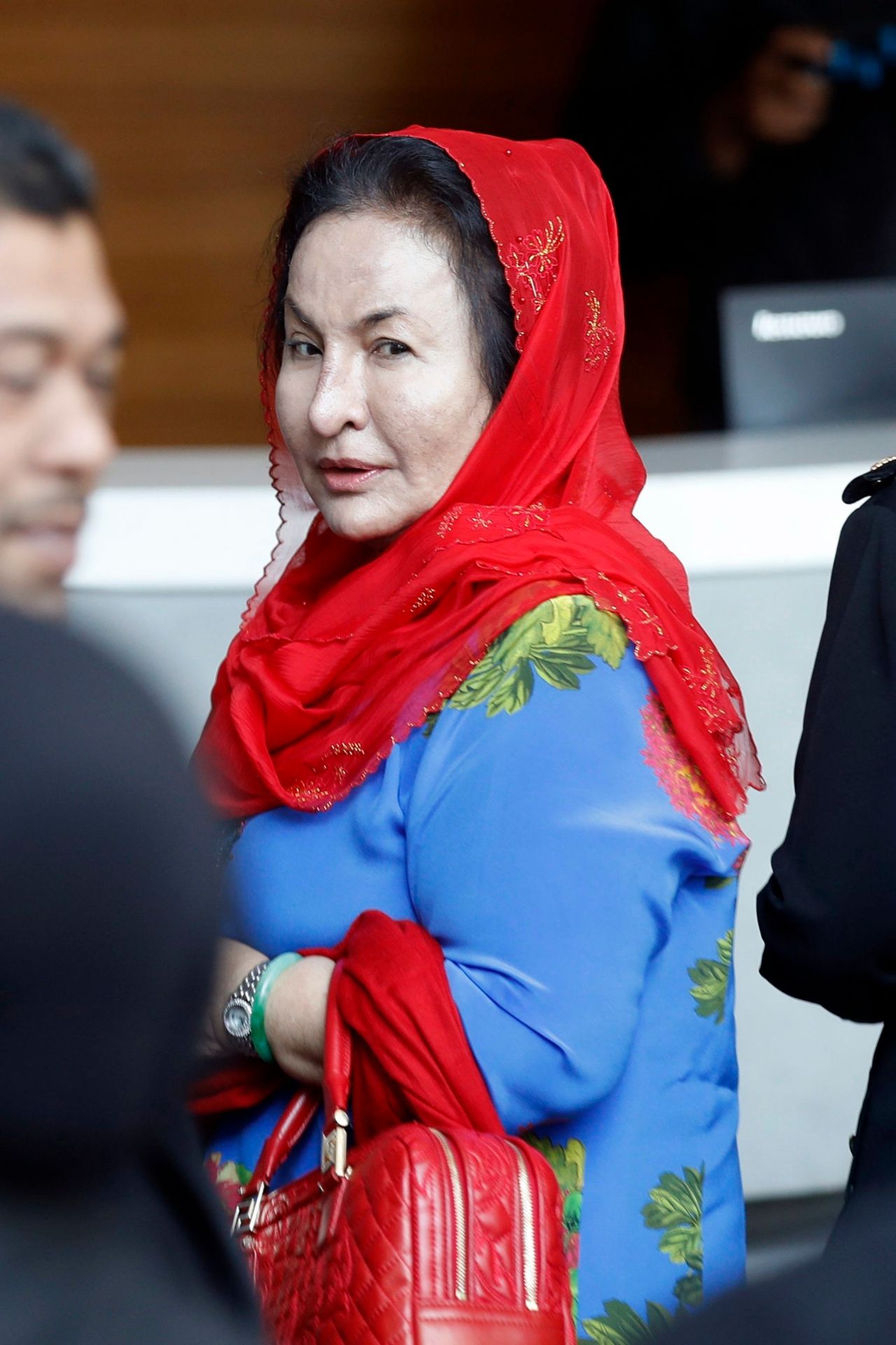 รอสมาห์ มานซอร์ ภริยาอดีตนายกฯนาจิบ ราซัค ขณะเดินทางมาให้ปากต่อคำป.ป.ช.