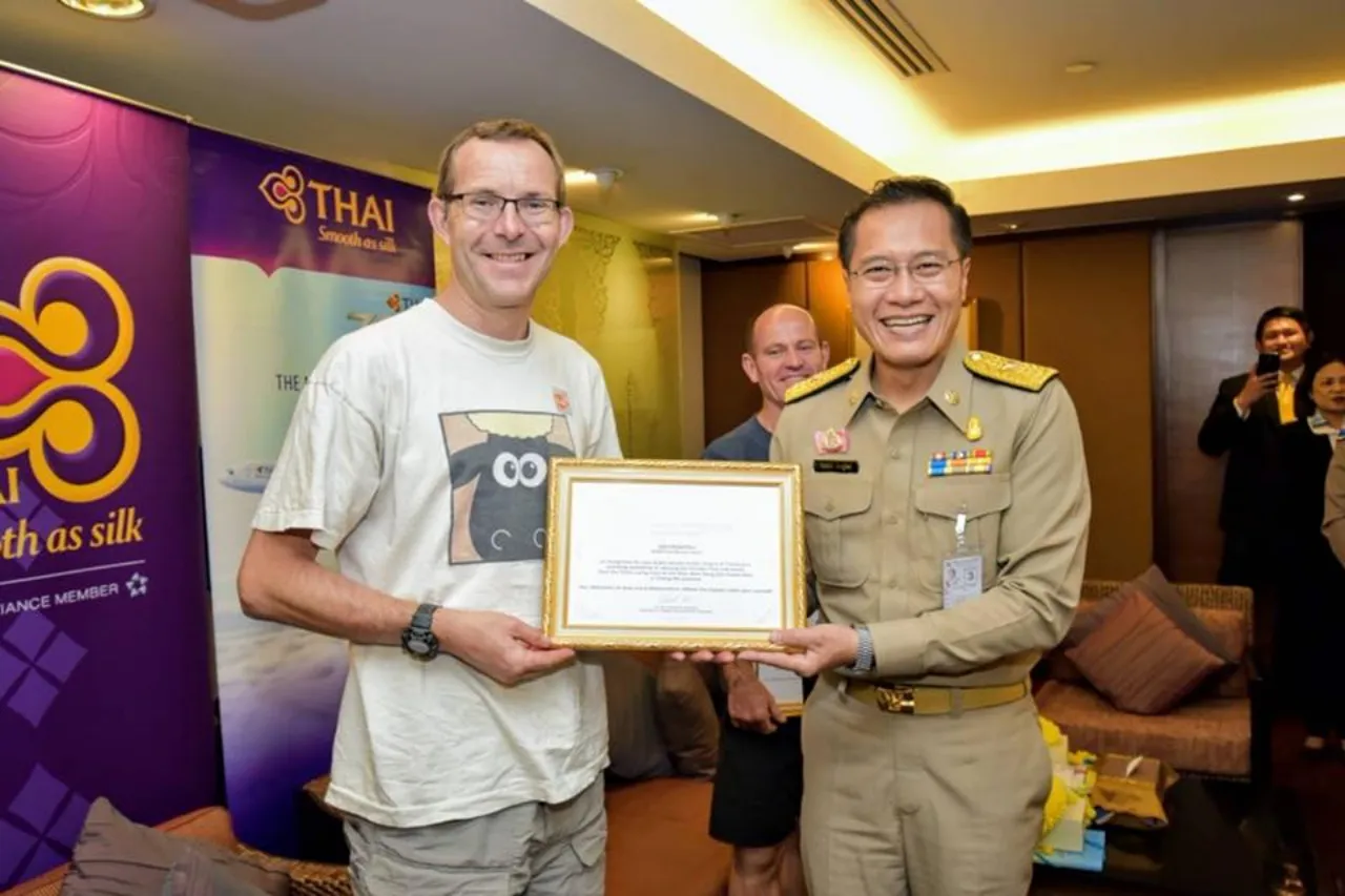 วีระศักดิ์ โควสุรัตน์ รัฐมนตรีว่าการกระทรวงการท่องเที่ยวและกีฬา