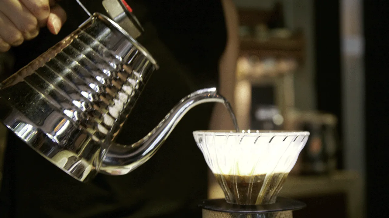 Specialty coffee : กับร้าน Some Time Blue ด้วยแชมป์ drip ประเทศไทย