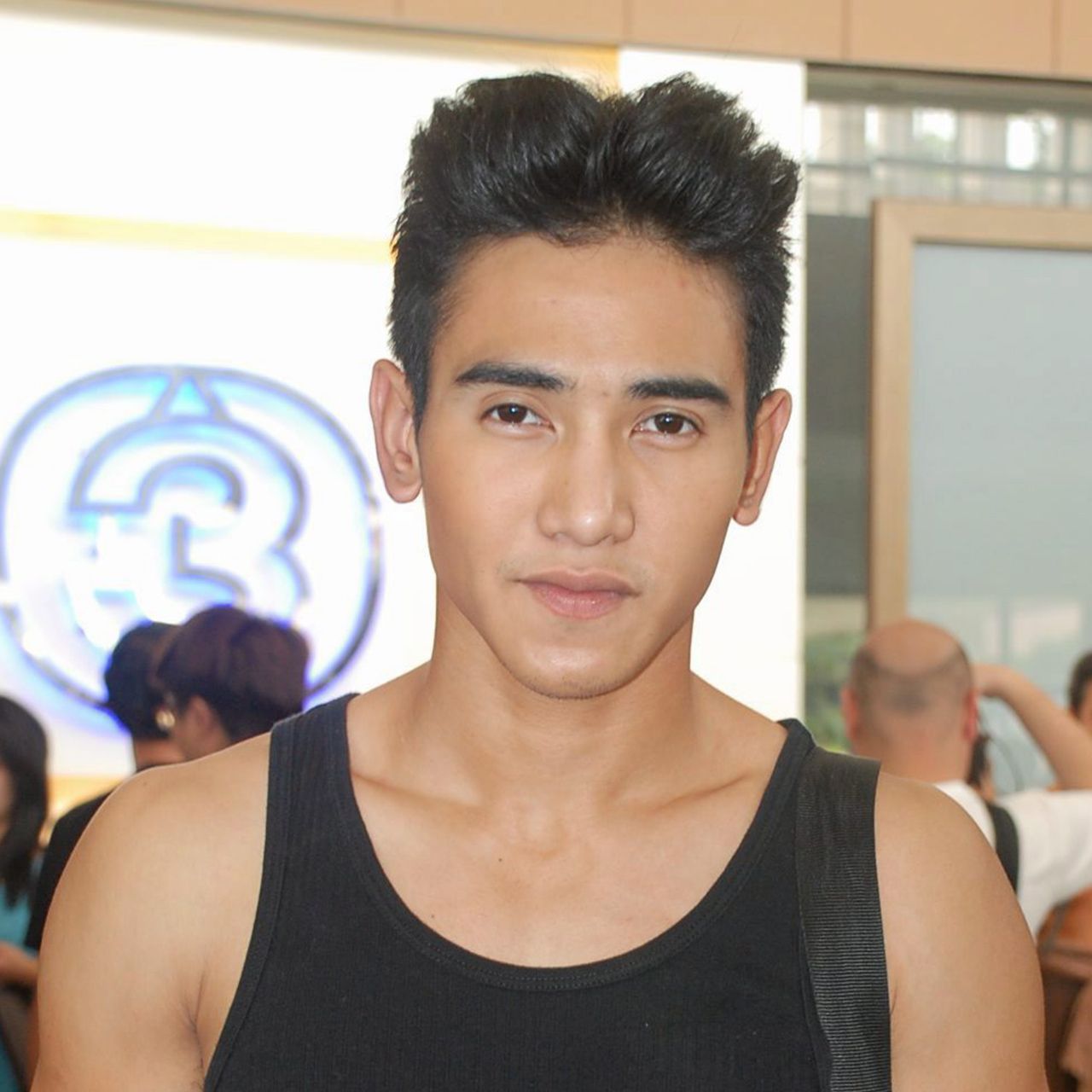 ทั้ง โป๊ป–ธนวรรธน์ กับ เบลล่า ต่างถอยรถสปอร์ตป้ายแดงคนละคัน ล่าสุดละคร “บุพเพสันนิวาส” ก็ทำให้ ก๊อต–จิรายุ ซื้อบ้านให้พ่อแม่ได้หลังนึง พลิกชีวิตกันทั่วหน้า!
