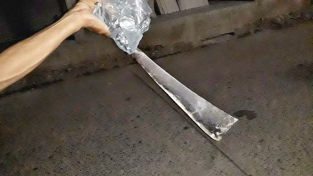 มีดที่ใช้ในการก่อเหตุ