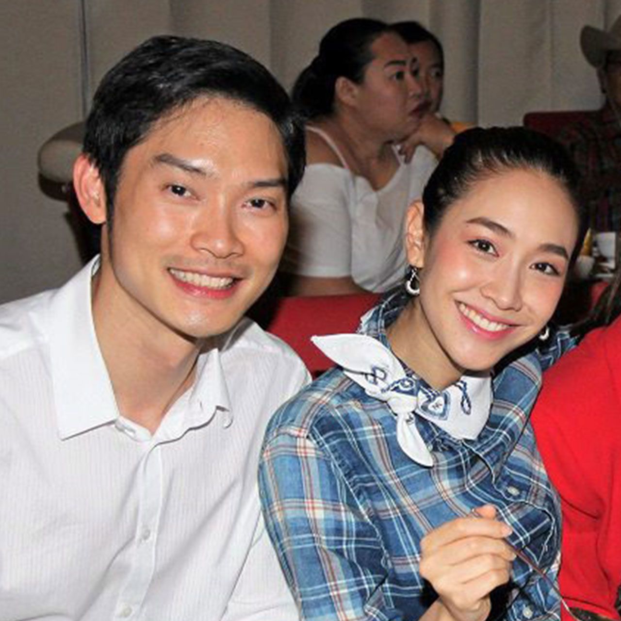 โตแล้วเปิดตัวได้!! งานเลี้ยงปิดกล้อง “นางทิพย์” วันก่อน สาว มิน พีชญา มีบอดี้การ์ดหนุ่มมาเป็นเพื่อน ดึกดื่นแค่ไหนไม่มีบ่น...โอ๊ยๆ เหม็นกลิ่นคนมีฟามร้าก...กอะ.