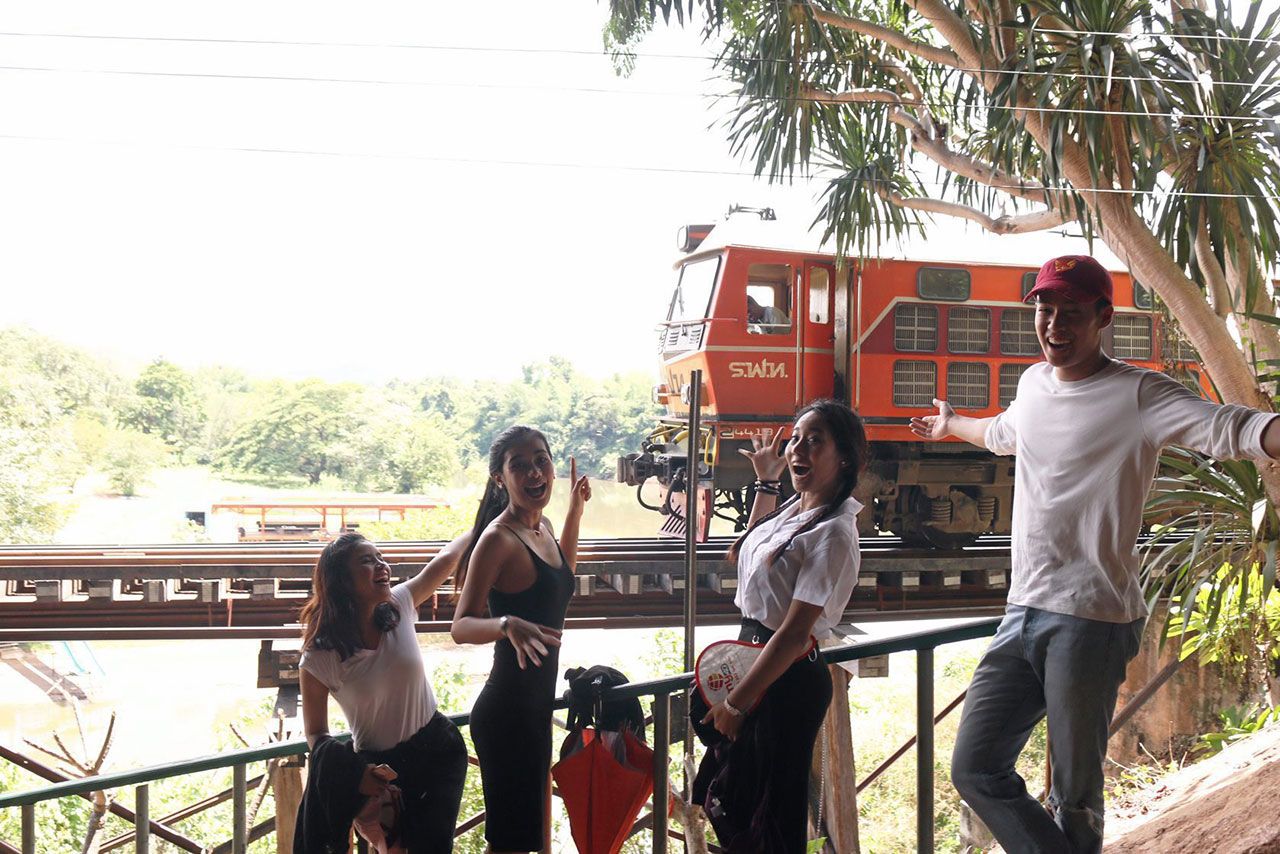 รถไฟมา...าทำตื่นเต้นหน่อยๆ.