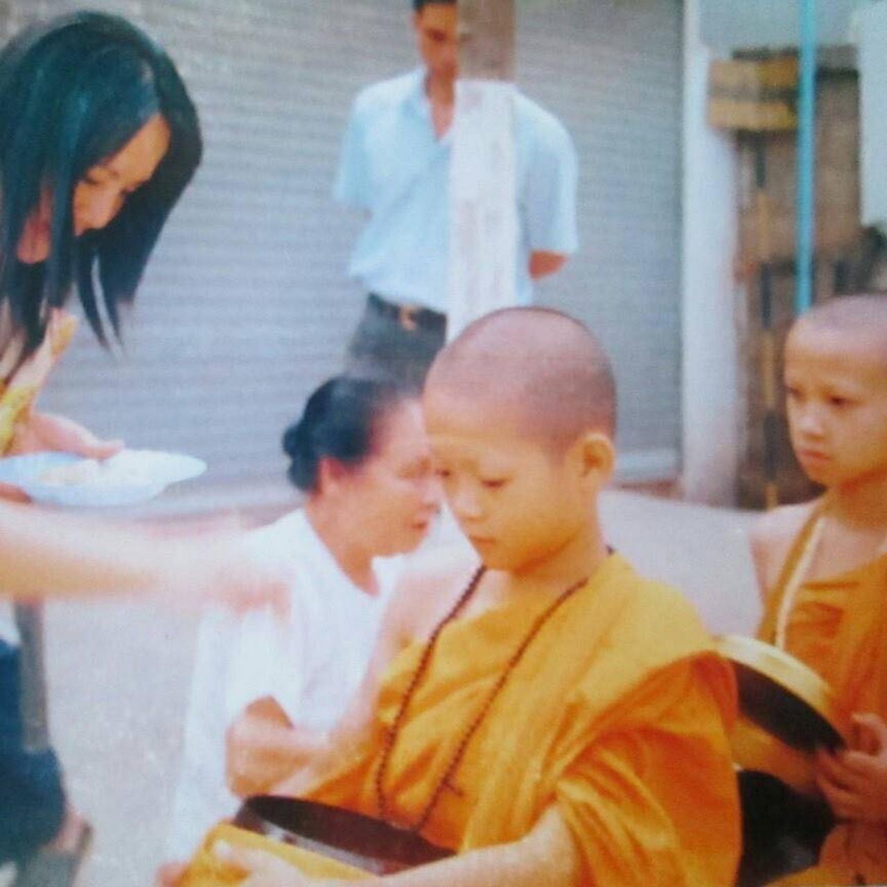 ขอบคุณภาพเฟซบุ๊กจาก - มิสเตอร์ดล เฉิน ห้าว หนาน 