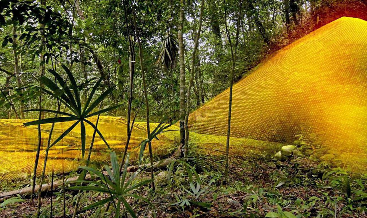 บางครั้งสายตามนุษย์ไม่สามารถมองเห็นพีระมิดที่ซ่อนตัวอยู่ในป่า แต่ไลดาร์สามารถตรวจจับได้.