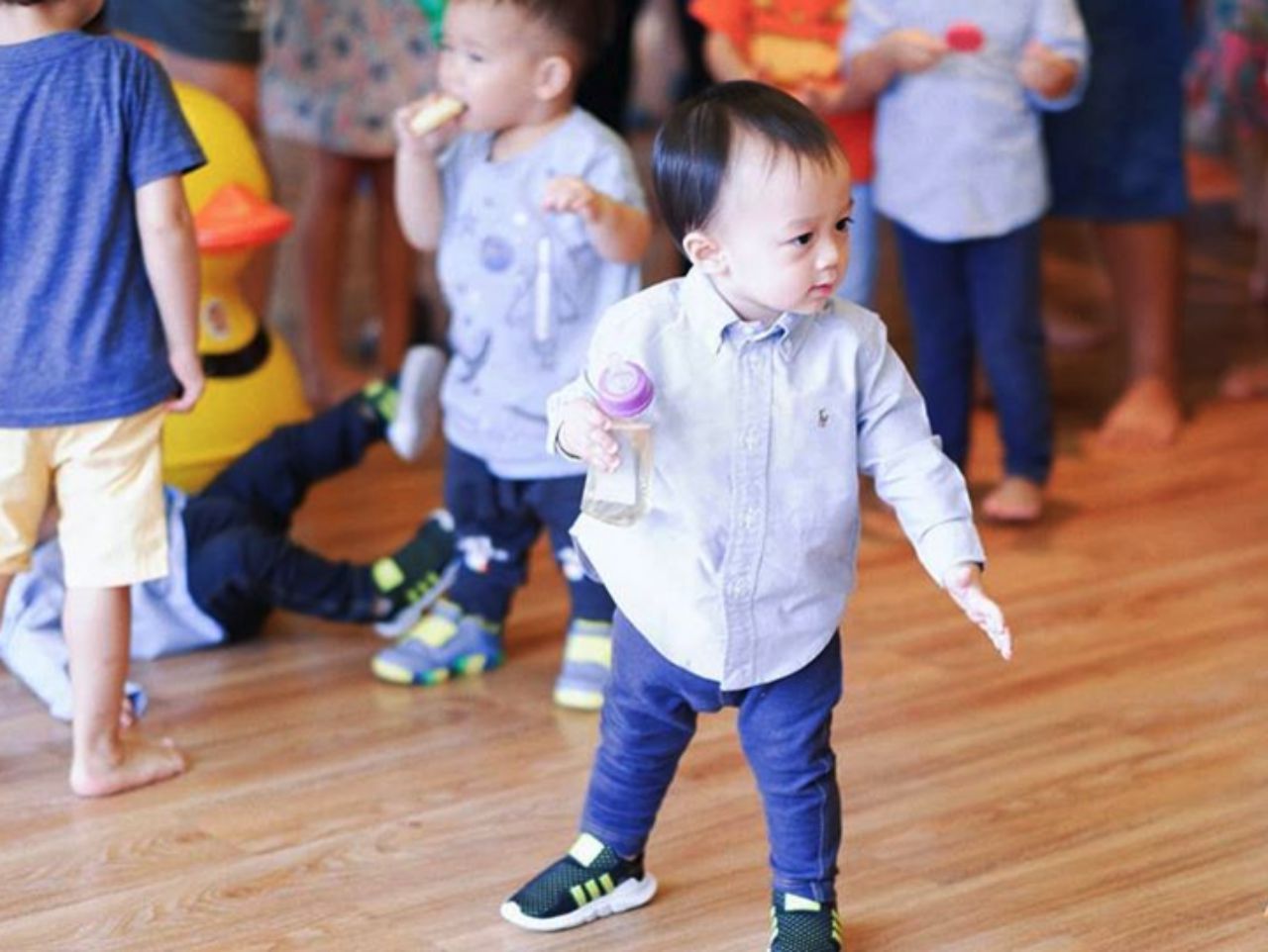 พี่พาหล่อมั้ยครับ 