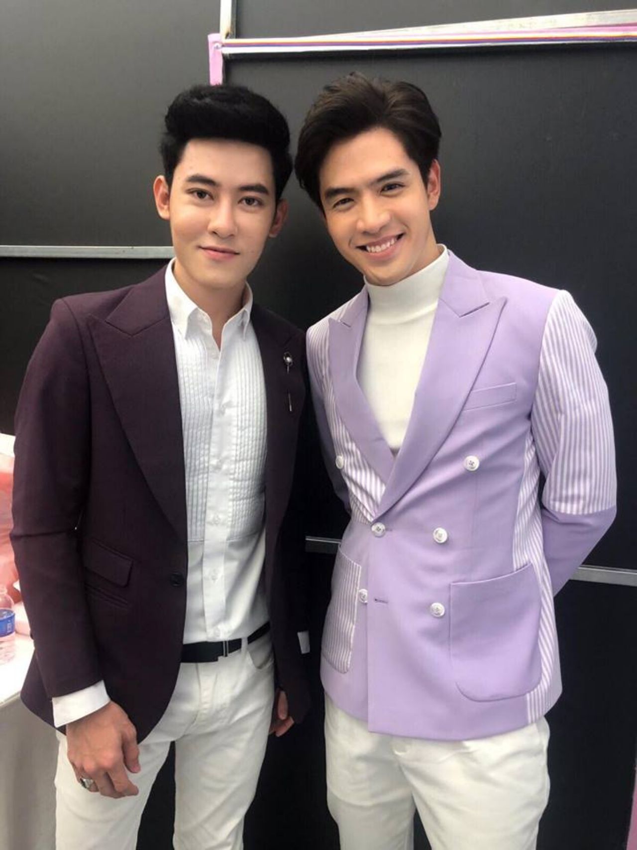 สองหล่อ สองแบบ 