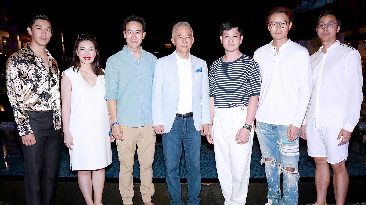 เพลิดเพลิน - กสิณสุข มะกล่ำทอง เปิดงาน GREY GOOSE : FLY BEYOND TONIGHT เทศกาลดนตรีระดับโลกผสมผสานแฟชั่นและไลฟ์สไตล์ โดยมี สุวัจน์ ลิปตพัลลภ, จุฬาลักษณ์ ผลภิภม และ เฉลิมชัย มหากิจศิริ มาร่วมงานด้วย ที่สวนน้ำ วานา นาวา วอเตอร์ จังเกิ้ล หัวหิน วันก่อน.