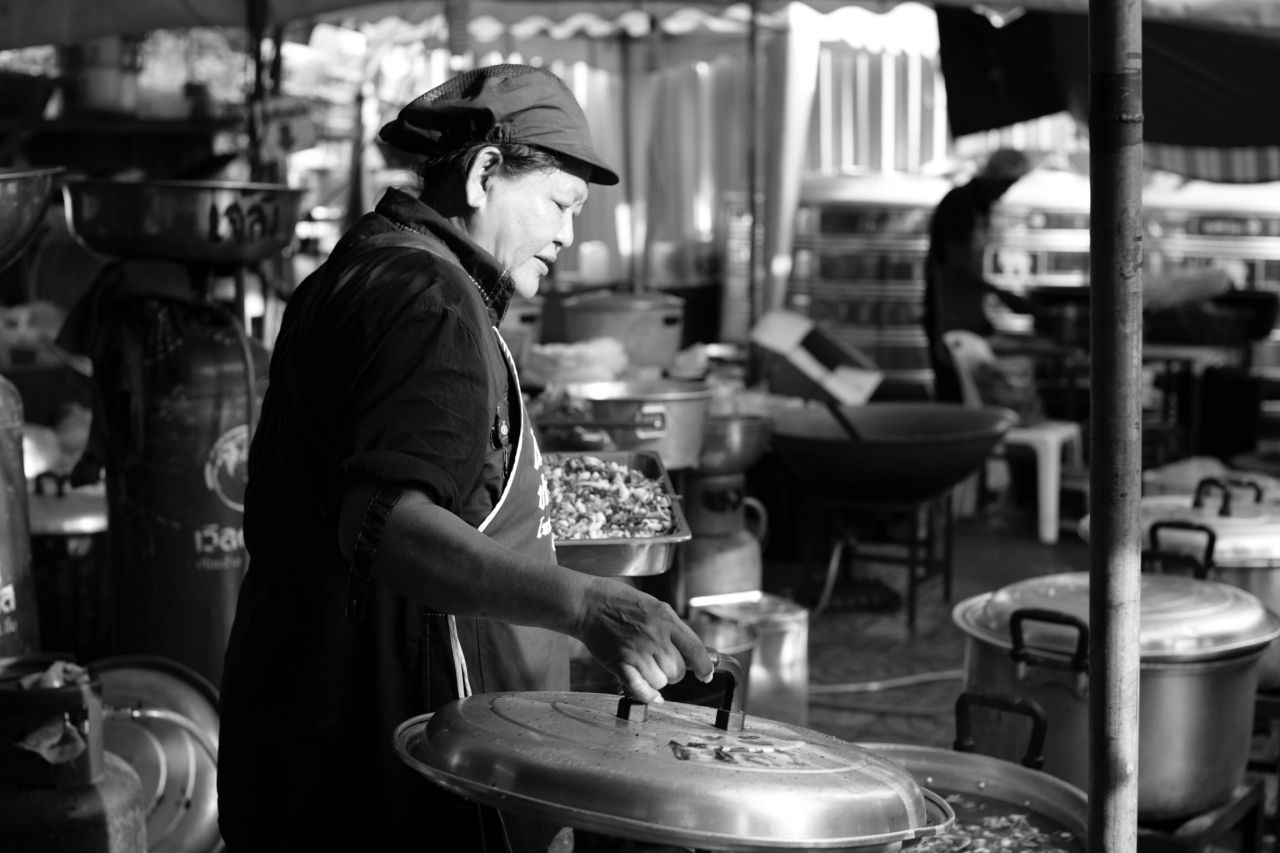 ภาพ: เจ๊ลั้งปากคลอง (ผลงาน อาจารย์ตุลย์ หิรัญญลาวัลย์)