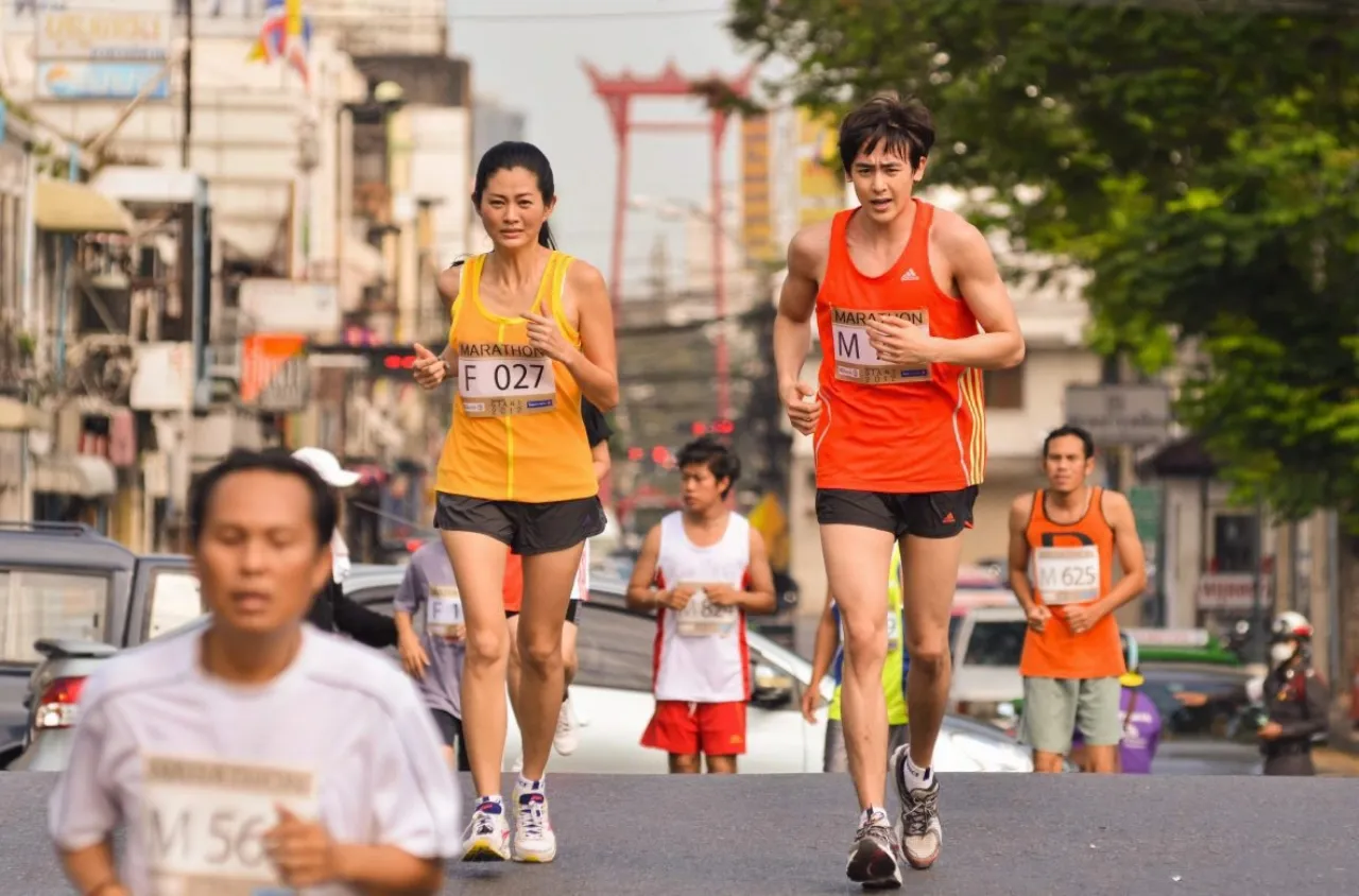 ฉากหนึ่งในตอน 42.195 จากภาพยนตร์เรื่อง "รัก 7 ปี ดี 7 หน"