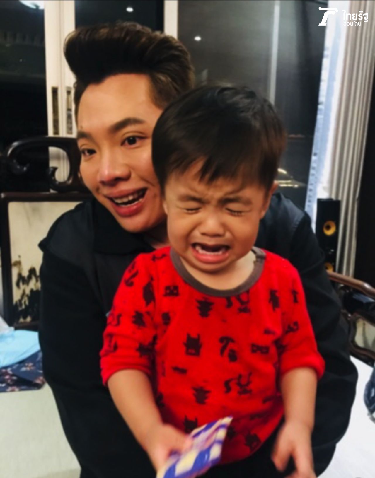 โอ๋ๆ น้องคูเปอร์ ไม่ร้องนะ พี่มดดำใจดีๆ 