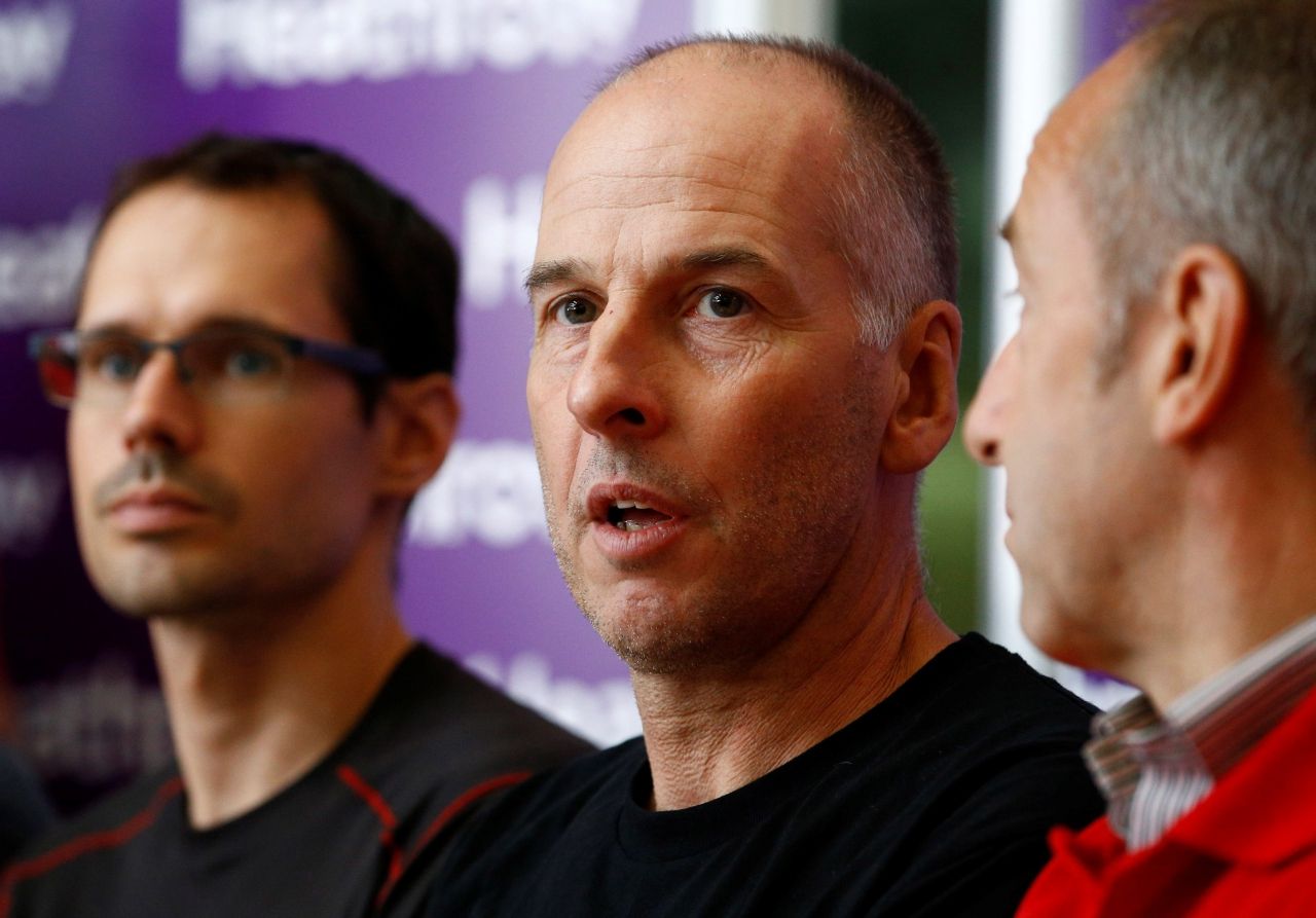 ริชาร์ด สแตนตัน (คนกลาง)