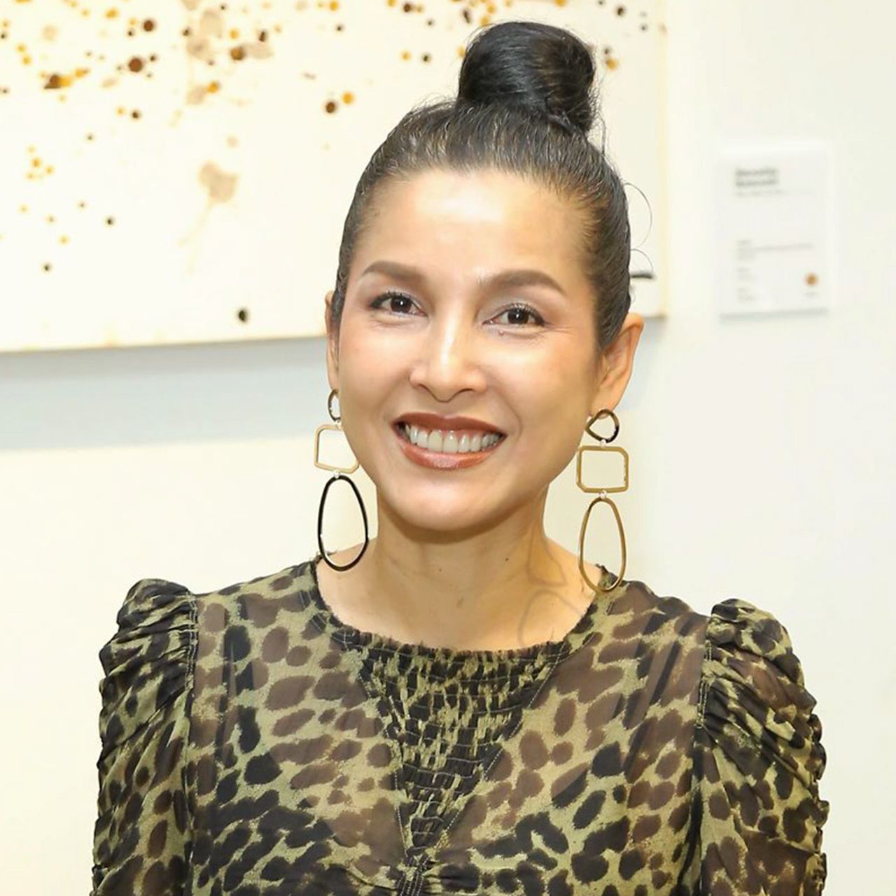 ปล่อย เคน-ธีรเดช ไปเล่นหนัง THE POOL ทุ่มสุดตัว หน่อย-บุษกร ก็เป็น “เมีย 2018” ลงรูปขอคลิปจากทีมงานโปรโมตวนไป เป็นแอดมินเพจที่ขยันมาก.