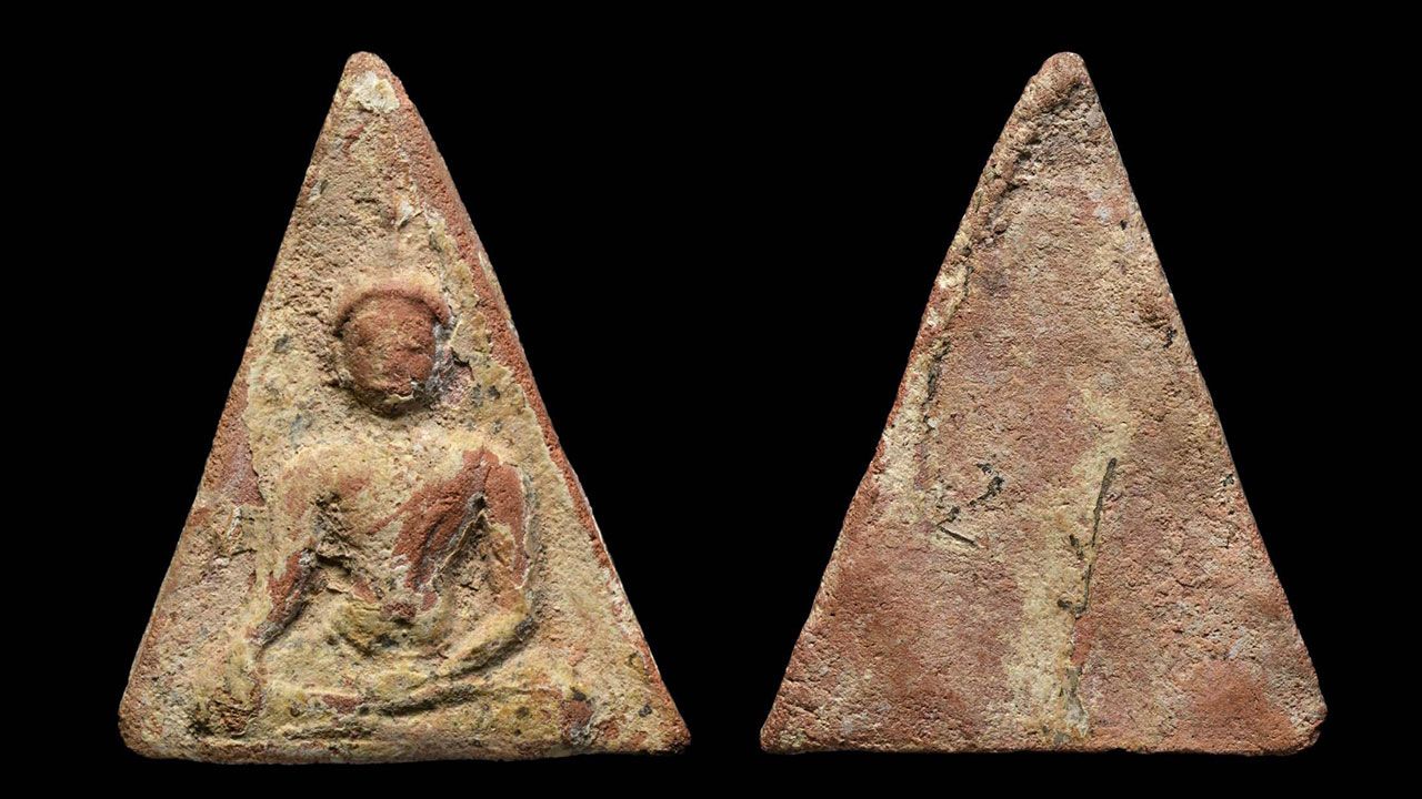 พระนางพญาเสน่ห์จันทร์กรุวัดตาเถรขึงหนังสุโขทัยของปรีดา คูวิบูลย์ศิลป์.