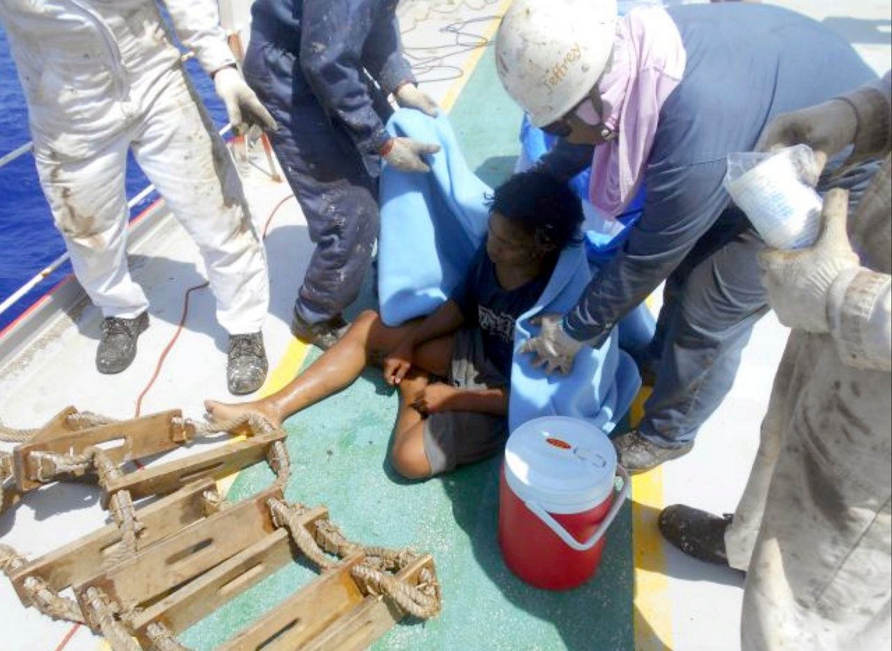 นายอาดีลังได้รับความช่วยเหลือจากเรือของปานามา