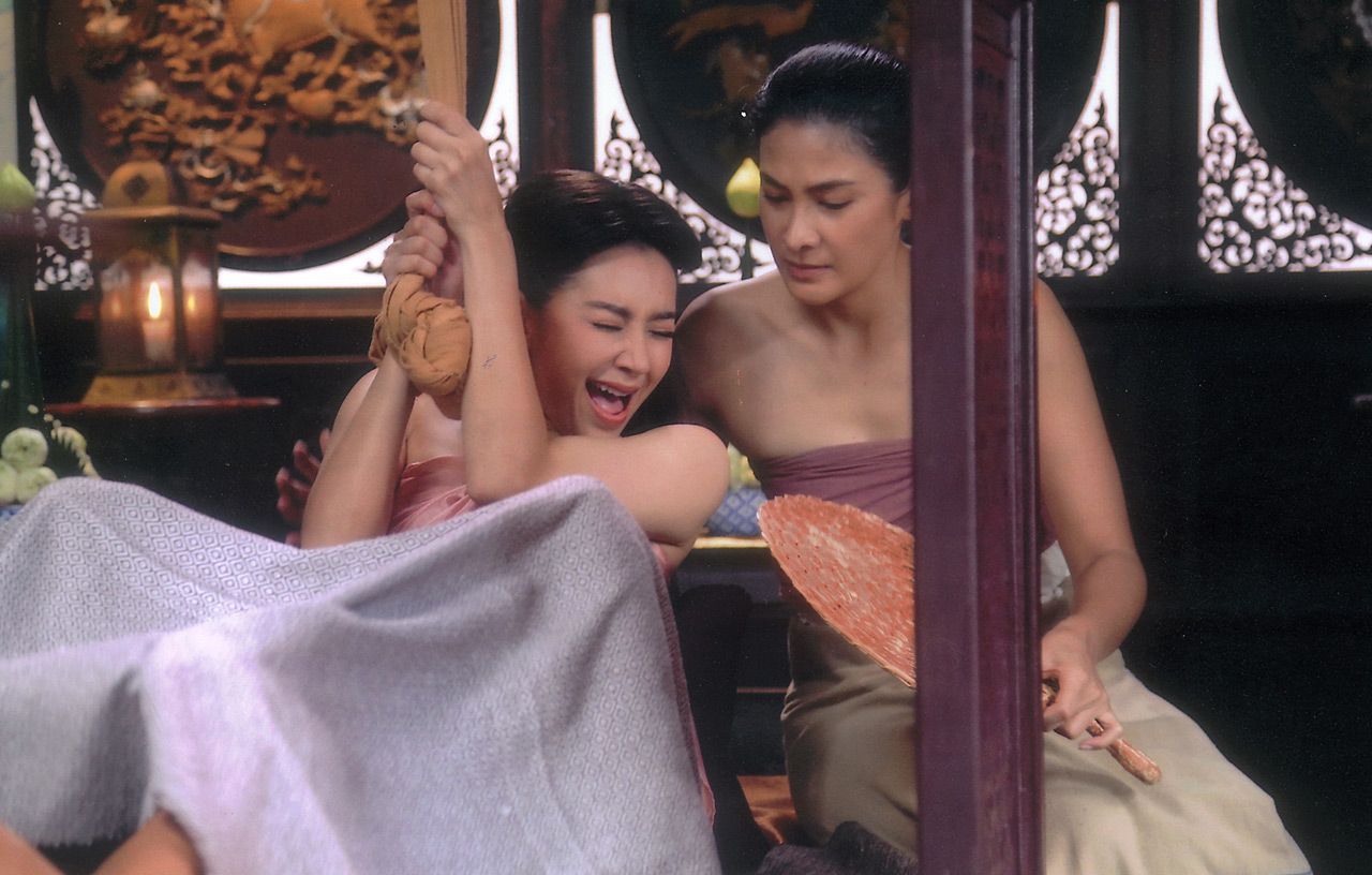 ร้อนหรือคะ เดี๋ยวบ่าวพัดให้