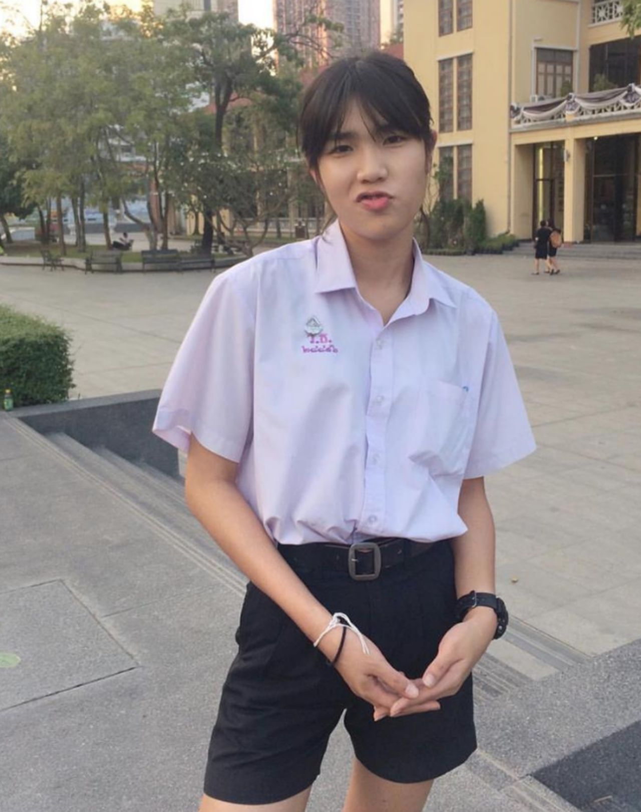 ครั้งใส่ชุดนักเรียนผู้ชายก็น่ารัก