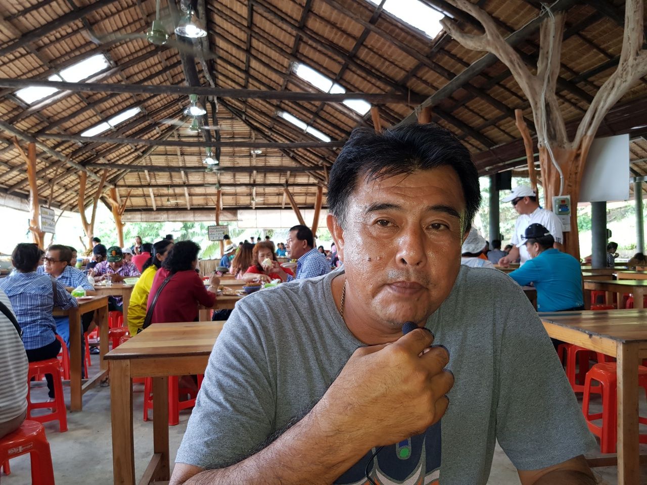 (นายไพโรจน์ ปิติพันธรัตน์ เจ้าของสวนละไม)