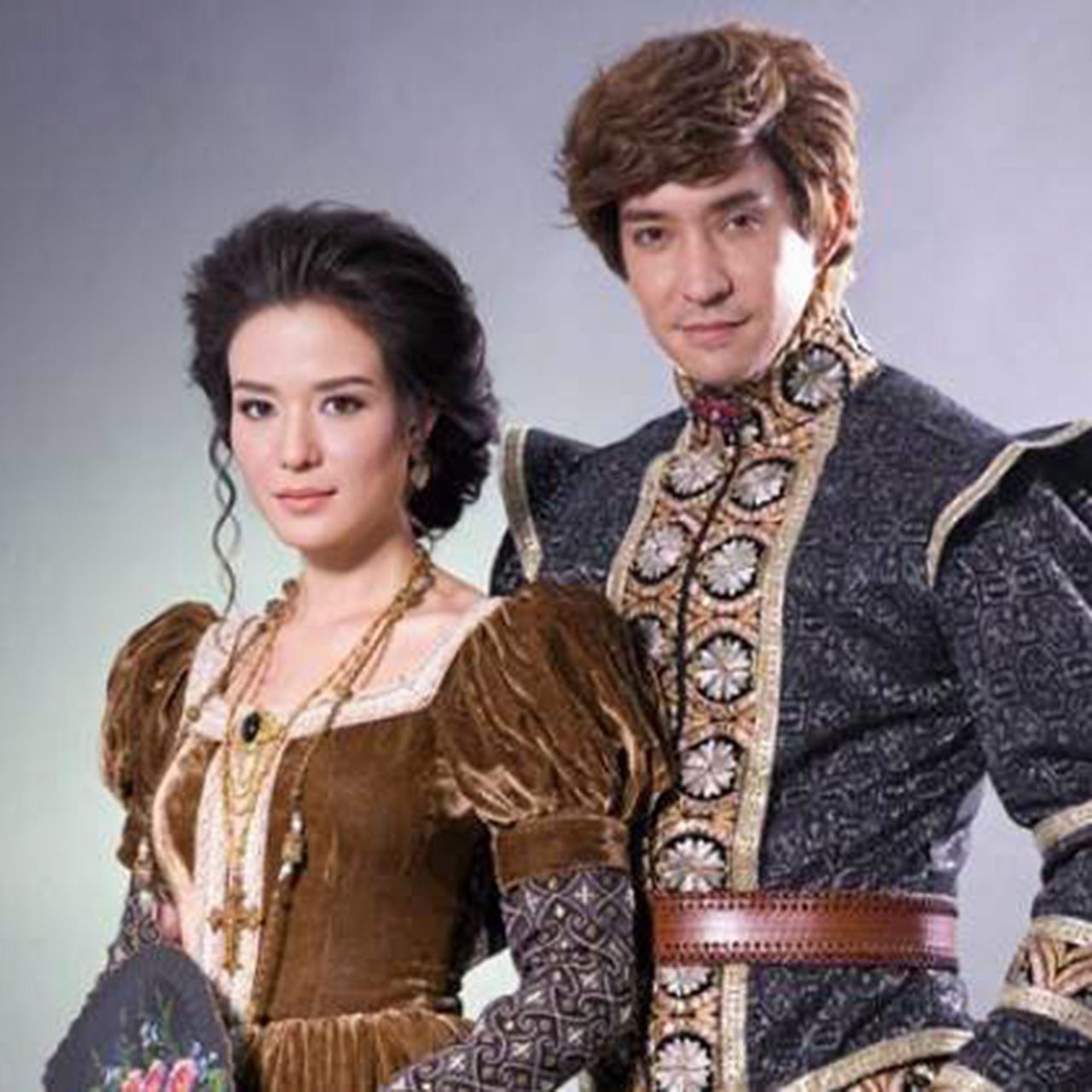 ส่วน หลุยส์ สก๊อตต์ กับ ซูซี่–สุษิรา เตรียมใส่ชุดไทยไปร้องเพลงรักให้ออเจ้าฟินกันในงาน THAILAND’S AMAZING DURIAN AND FRUIT FEST 2018 ด้วย.