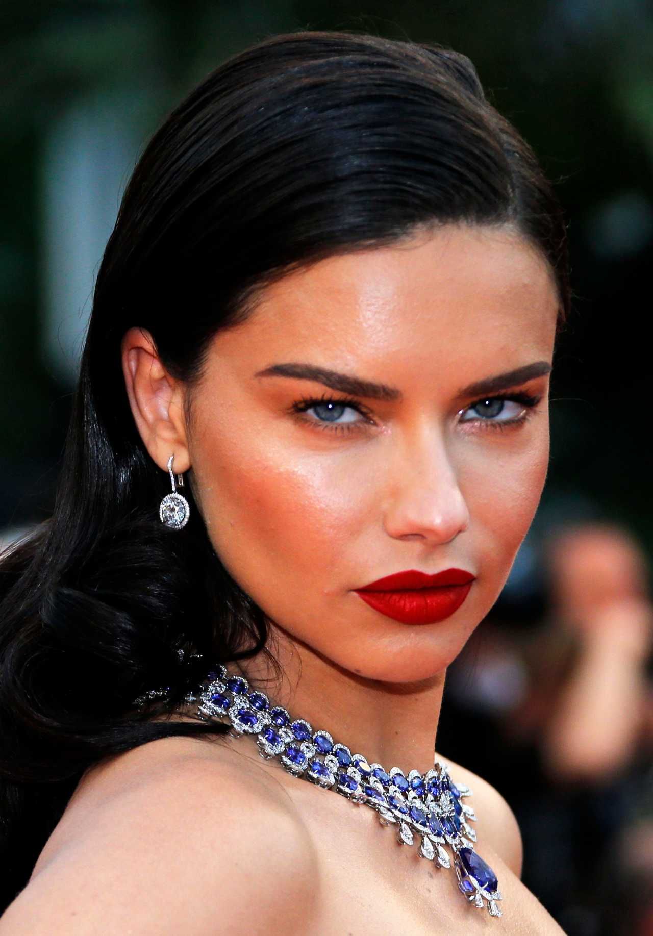 จงมองมาที่ฉันเท่านั้น! เลือกสีคอนแทคเลนส์ ให้เข้ากับสร้อยได้อย่างลงตัวยิ่ง 